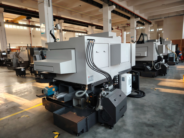 D265A husillo el&eacute;ctrico de 5 ejes 25 herramientas m&aacute;quina CNC torno suizo 