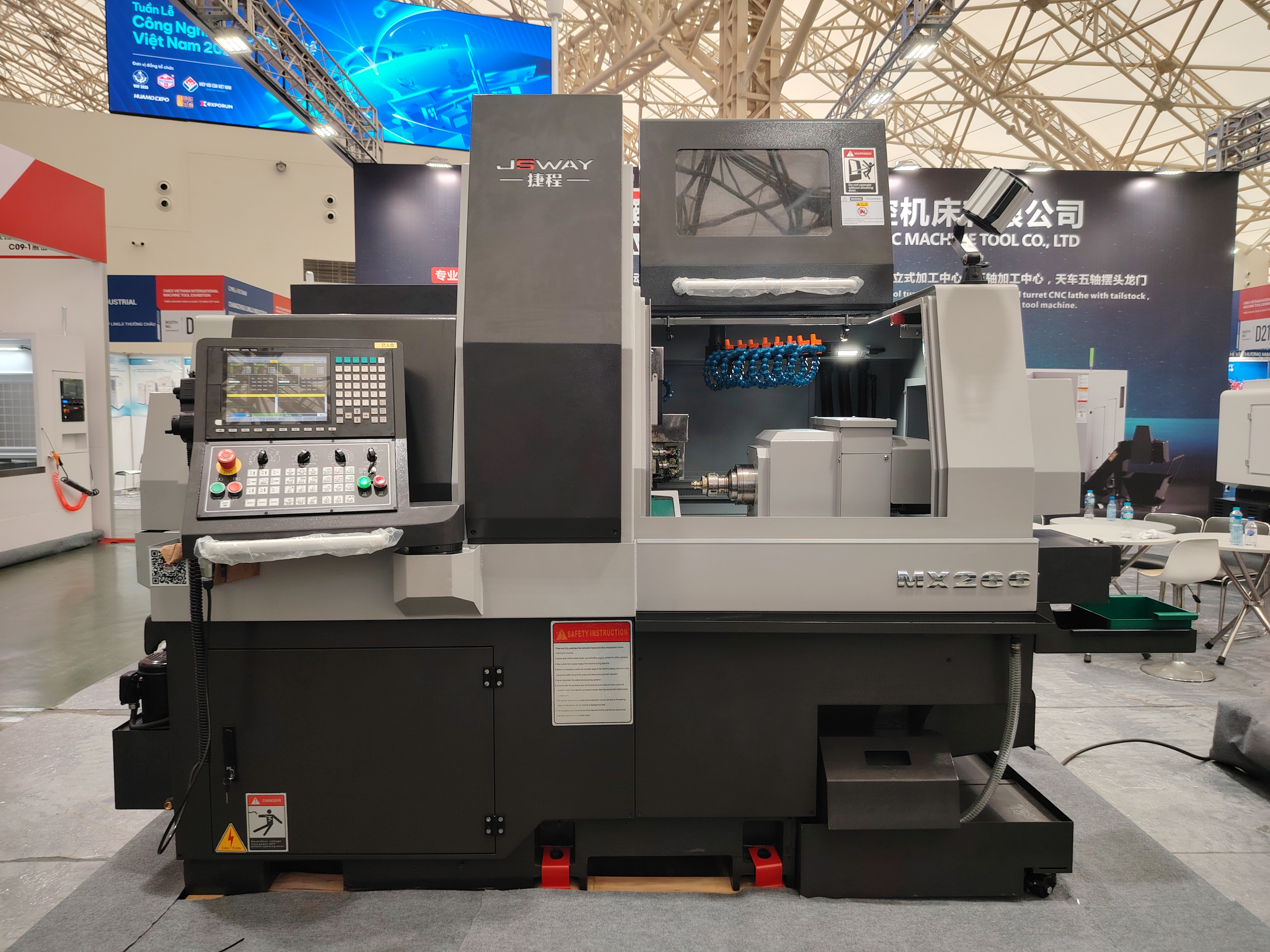 M&aacute;y tiện kiểu Thụy Sĩ CNC của JSWAY: Ph&ocirc;i gia c&ocirc;ng n&oacute;ng v&agrave; những ưu điểm cốt l&otilde;i